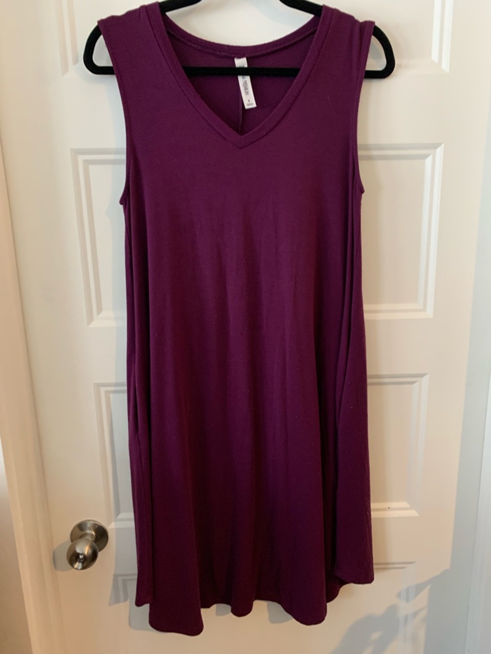 Zenana premium Sleeveless V-Neck Swing Dress in Deep plum
